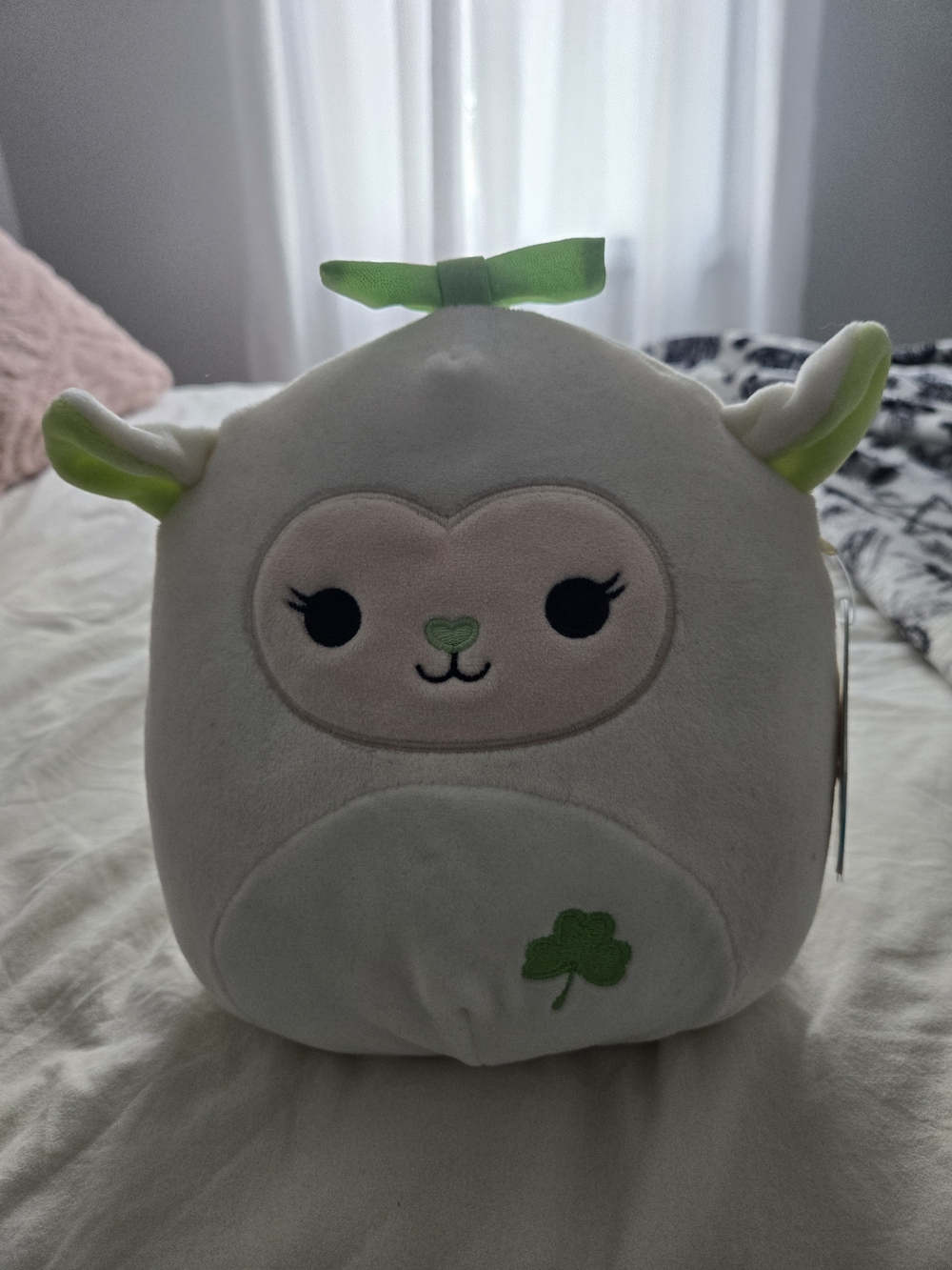 Emela Squishmallow - Claires St. Patricks Day Exclusive 8 Inch NWT